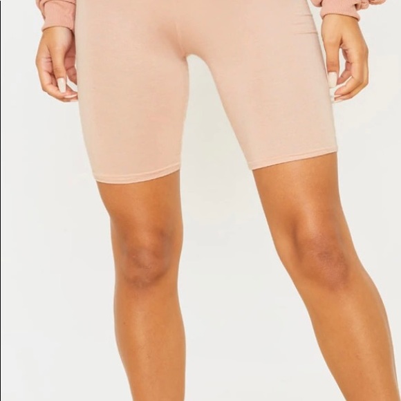 Clothes - Picture 7 of 16